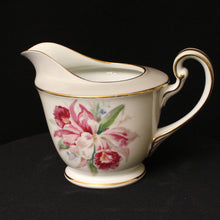 Load image into Gallery viewer, Japanese Porcelain Creamer